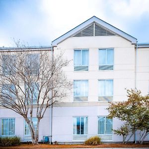 Wyndham Garden New Orleans Airport Hotel Kenner Exterior photo