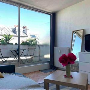 Pretty Studio Marais Bastille With Balcony Appartement Parijs Exterior photo