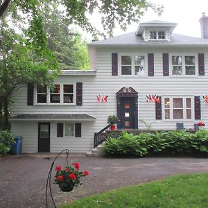 Gite Saint-Laurent Bed and Breakfast Trois-Rivières Exterior photo