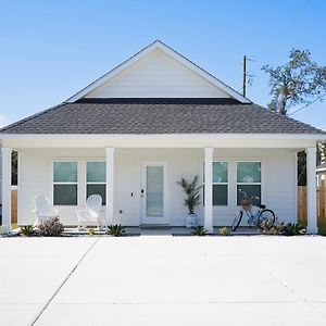 Walk To The Beach Comes With Two Bikes Villa Biloxi Exterior photo