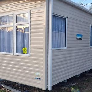 Beautiful 3 Bedroom Caravan Wild Duck Haven Near Great Yarmouth Exterior photo