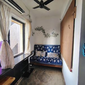 Cozy Tiny Home Camper Van Styled Mumbai  Exterior photo