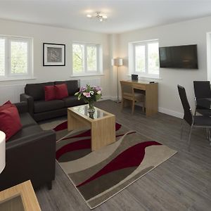 House Of Fisher - Beneficial House Appartement Bracknell Room photo