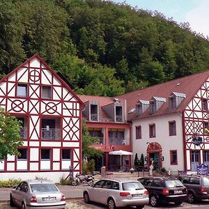 Behringers Freizeit - Und Tagungshotel Goessweinstein Exterior photo