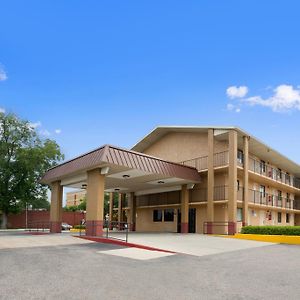 Days Inn Pensacola North Exterior photo