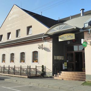 Hotel Le Café Pohořelice Exterior photo