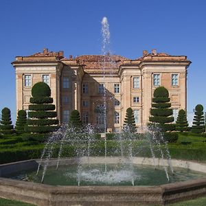 Castello Di Guarene Hotel Exterior photo