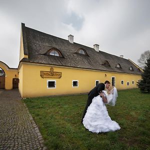 Dvůr Olšiny -Hotel&Horse-riding Karviná Exterior photo