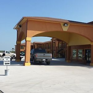 Texan Inn&Suites Tilden Exterior photo