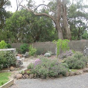 Honeyeater Cottage Seville Exterior photo