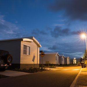 Nrma Stockton Beach Holiday Park Hotel Room photo