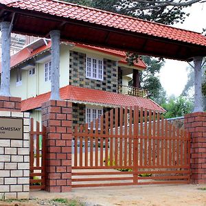 Silver Mount Holidays Bed and Breakfast Munnar Exterior photo