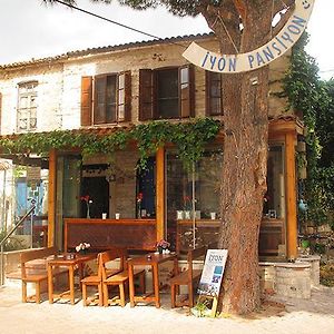 Iyon Pansiyon Hotel Foça Exterior photo