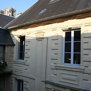 Le Refuge Des Cordeliers Appartement Laon Exterior photo