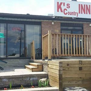 Kc'S Country Inn Vars Exterior photo