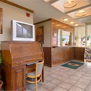 Super 8 Alexandria Motel Interior photo