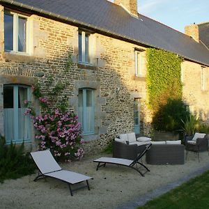 Le Clos Saint-Gilles Bed and Breakfast Ardevon Exterior photo