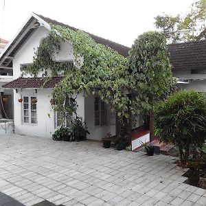 Fenn Hall Hotel Kottayam Exterior photo