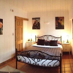 Tanglewood Gatwick Bed & Breakfast Bed and Breakfast Crawley  Room photo