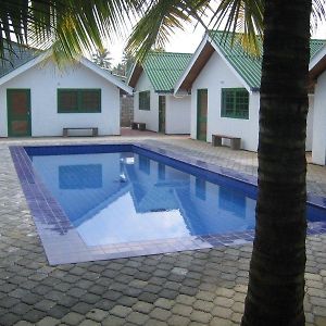 Avakasha Beach Resort Panadura Exterior photo