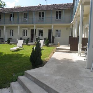 Hotel La Buissonniere Bannay  Exterior photo