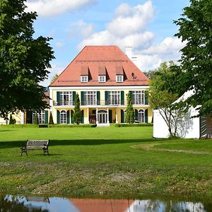 Gut Altholz Landhotel Und Restaurant Hutter Plattling Exterior photo