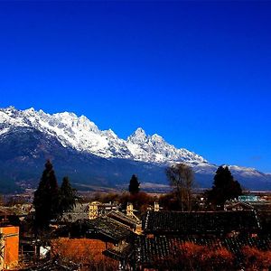 Lijiang Baisha Free Time Designed Hotel Exterior photo