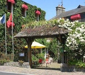 Hotel Les Fuchsias Saint-Vaast-la-Hougue Exterior photo