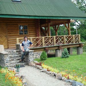 Vecskriveri Hotel Dundaga Exterior photo