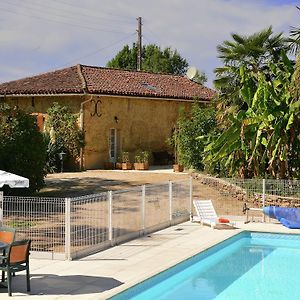 Traditional Villa With Pool Estang Exterior photo