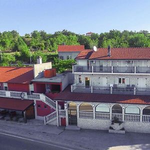 Rooms Marijana Trilj Exterior photo