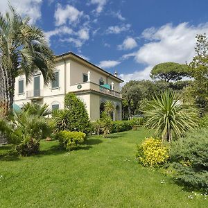 Hotel Verdemare Marina di Pietrasanta Exterior photo