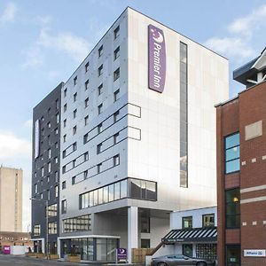 Premier Inn Woking Town Centre Exterior photo