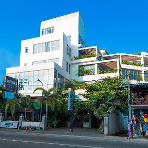 Refresh Hotel Hikkaduwa Exterior photo