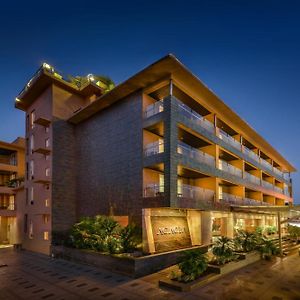 The Acacia Hotel & Spa Candolim Exterior photo