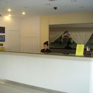 Stay Inn Kota Kinabalu Exterior photo