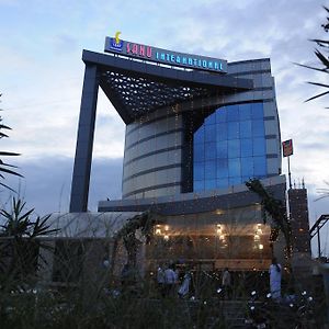 Sanu International Hotel Nāmakkal Exterior photo