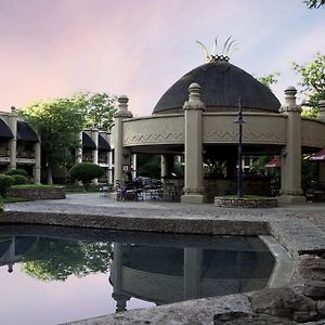 The Kingdom At Victoria Falls Hotel Exterior photo