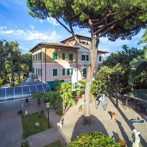 Albergo Battelli (Adults Only) Marina di Pietrasanta Exterior photo