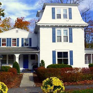 House On Main Street Bed and Breakfast Williamstown Exterior photo