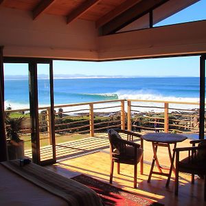 Beach House Hotel Jeffreysbaai Exterior photo