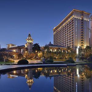 Howard Johnson Agile Plaza Chengdu Hotel Exterior photo