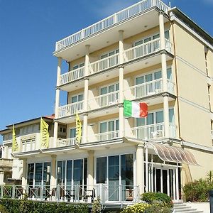 Savoy Hotel Marina di Pietrasanta Exterior photo