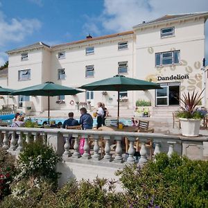 Freshwater Bay House Pension Newport  Exterior photo