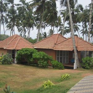 Saffron Beach Hotel Wadduwa Exterior photo