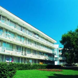 Lora Hotel Albena Exterior photo