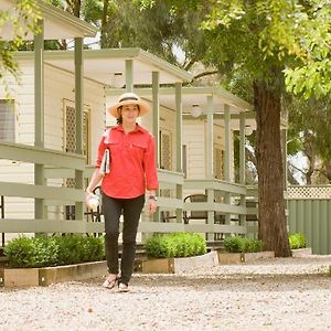 Lake Hamilton Motor Village&Caravan Park Exterior photo