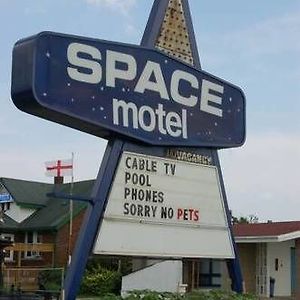 Space Motel Thorold Exterior photo