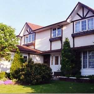 Enid'S Bed And Breakfast Lethbridge Exterior photo