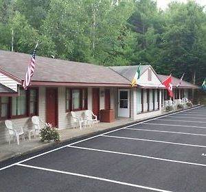 Luzerne Court Motel Lake Luzerne Exterior photo